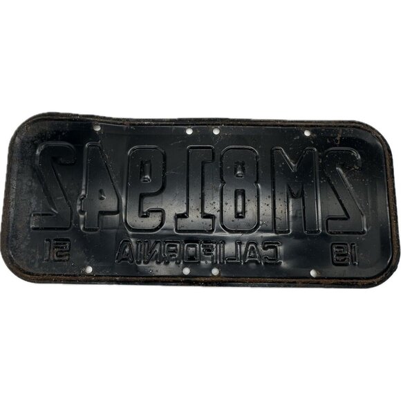 Vtg 1951 California Passenger Car License Plate Original 2M81942 Black Yellow - Picture 3 of 3